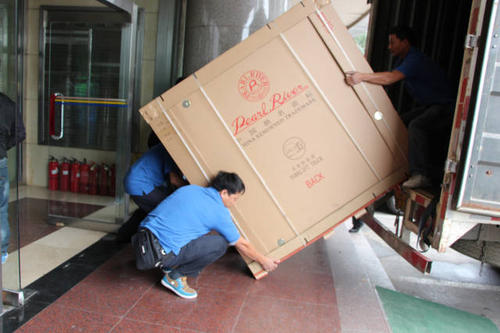 滨海钢琴贵重工艺品无忧运